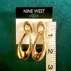 Nine West gold tone drop earrings.